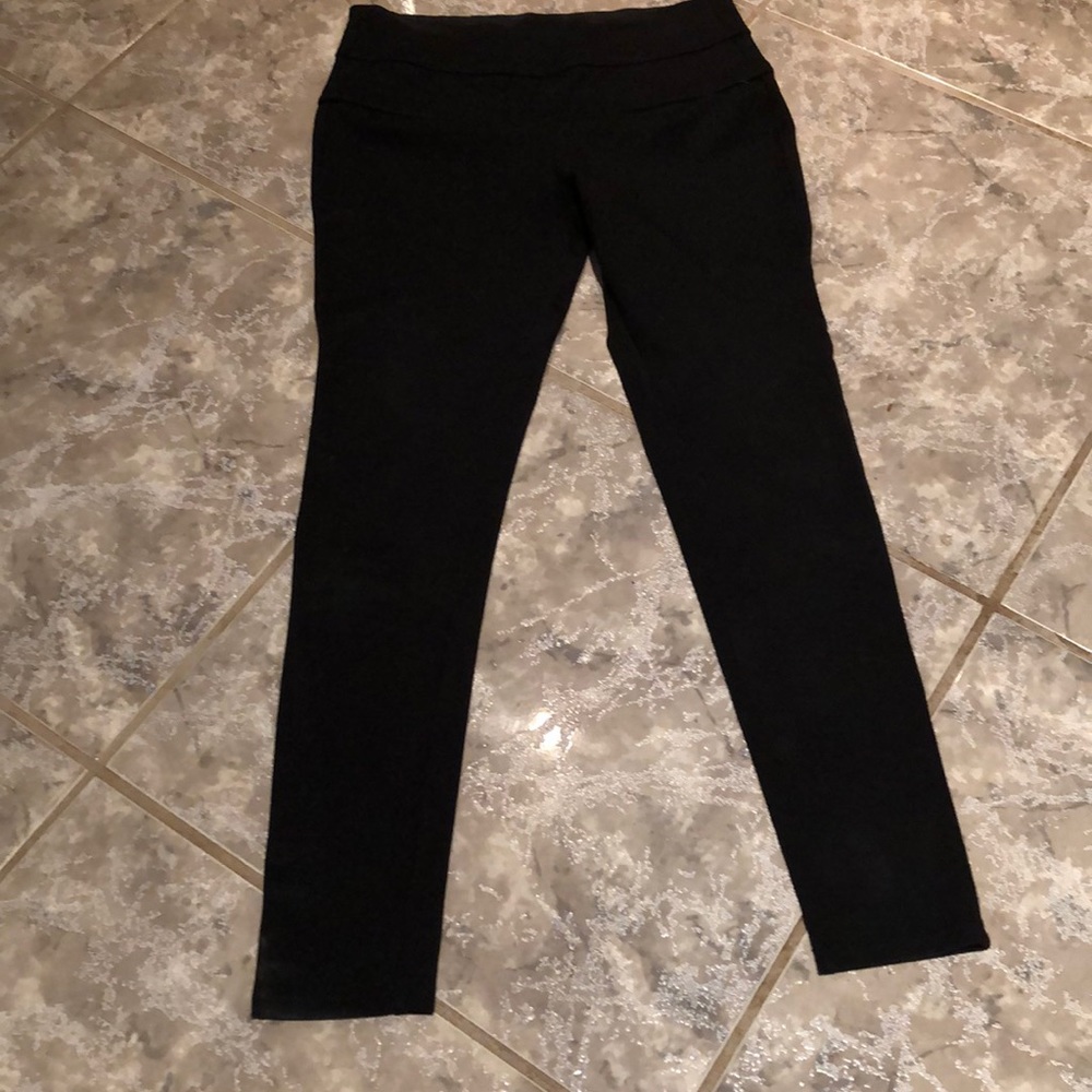 Black skinny pants
